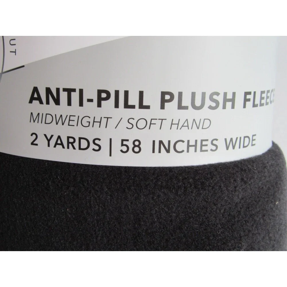 JoAnns 2 Yards Pre Cut Anti Pill Blizzard Fleece Solid Plush Midweight Black NWT